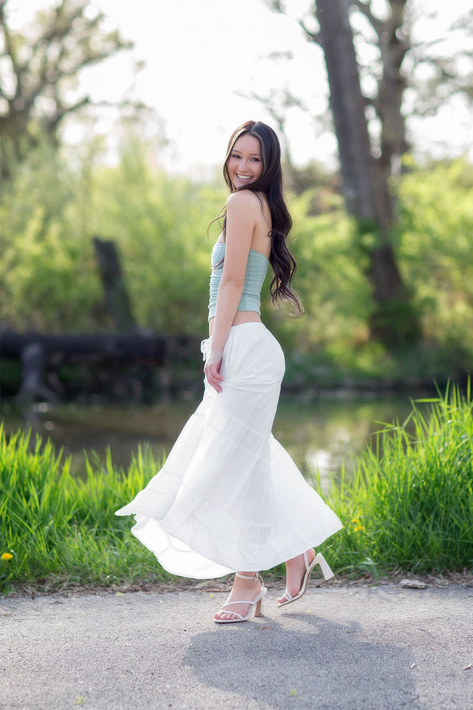 Chicago Senior Photographer 19 A Neuqua senior photographed in early spring