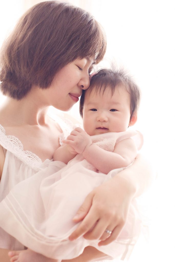 Suburban and Chicago Infant and Baby Photographer 2 Chicago photographer captures soft lovely image of a baby's 100 day celebration by Marmalade Photography