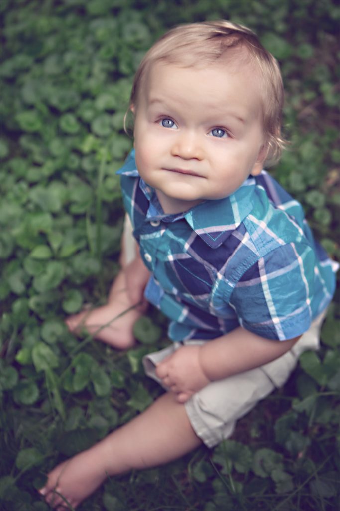 Suburban and Chicago Infant and Baby Photographer 15 Outdoor baby photography at home by Chicago's Marmalade Photography