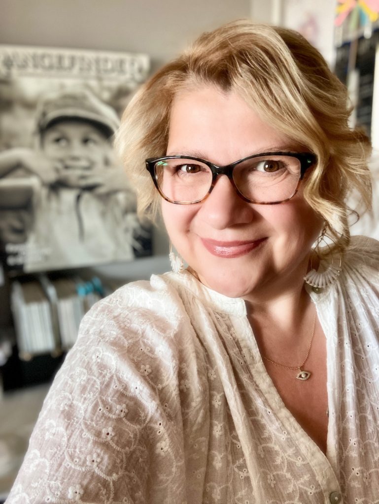 About 2 Marianne Drenthe