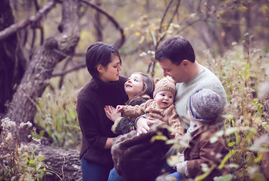 FAQ 18 A young Chicago family with three children in autumn in a suburban forest image by Marmalade Photography